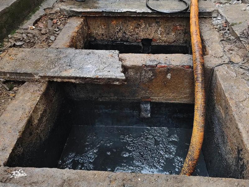 五台山清理化粪池